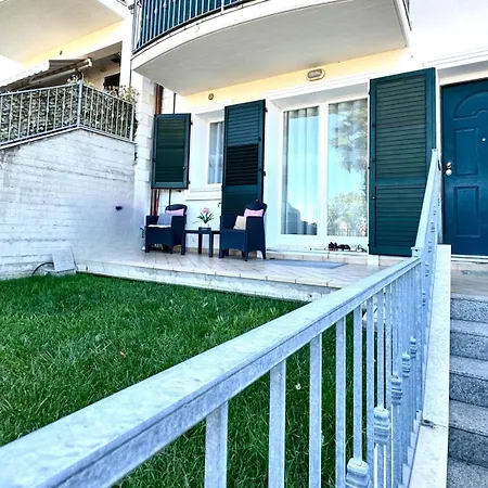 Διαμέρισμα Trilocale Con Giardino, Posto Auto E Wi-fi - P034