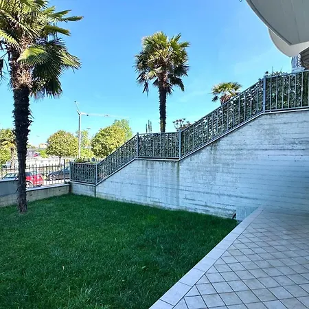 Διαμέρισμα Trilocale Con Giardino, Posto Auto E Wi-fi - P034 *