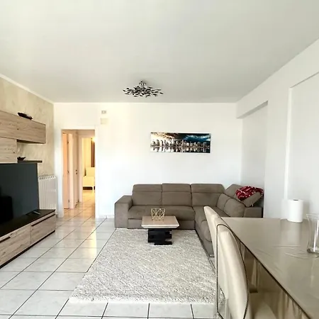 Trilocale Con Giardino, Posto Auto E Wi-fi - P034 Appartamento